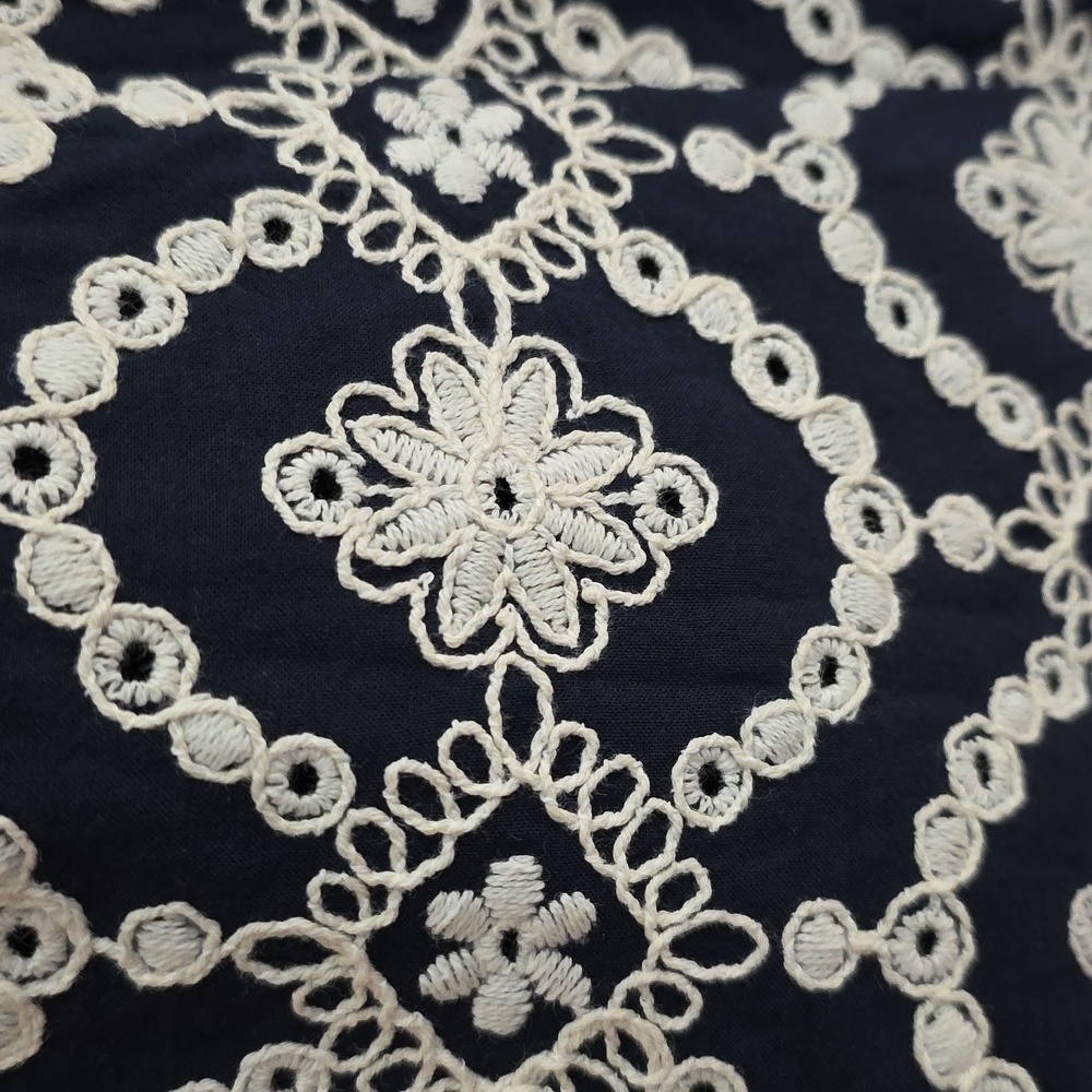 Robe Adèle Fond Marine Broderie Ecru - Picture 10 of 11